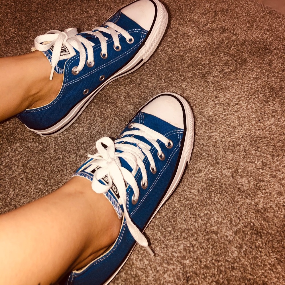 Converse - Picture 2 of 3